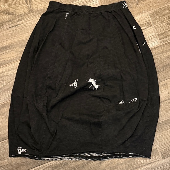 Black Bee-Print Pencil Skirt with Elastic Waist with pockets!! - Picture 4 of 6